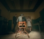 2x08_0514.jpg